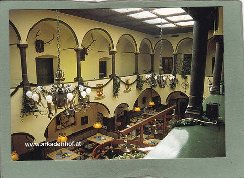 AK Leoben. Gaststätte Schwarzer Adler. Arkadenhof.
