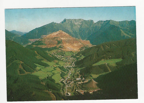 AK Fliegeraufnahme Eisenerz mit Erzberg und Reichenstein.