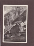 AK Vor der Dachstein Südwandhütte gegen Dachsteinsüdwand.