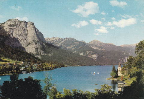AK Ferienparadies Grundlsee im steirischen Salzkammergut mit Backstein.