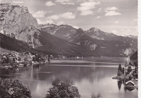 AK Grundlsee bei Bad Aussee mit Backenstein und Totem Gebirge.