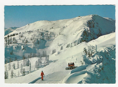 AK Tauplitzalm. Blick vom Schneiderkogel auf den Lawinenstein mit Lift auf das Kriemandl.