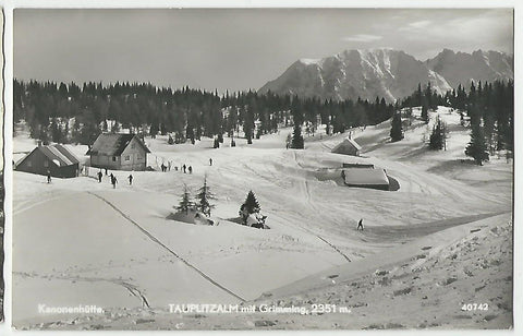 AK Kanonenhütte. Tauplitzalm mit Grimming.
