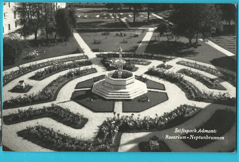 AK Stiftspark Admont: Rosarium Neptunbrunnen.