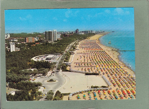 AK Lignano Pineta. Veduta aerea della grande spiaggia.