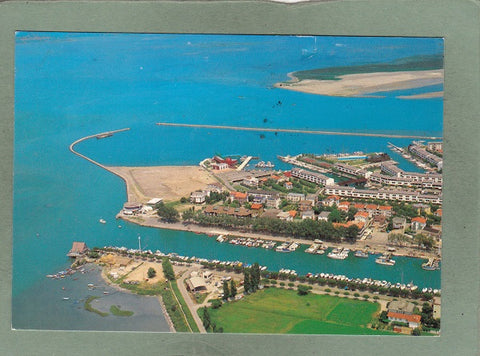 AK Lignano Sabbiadoro. Veduta aerea delle darsene.