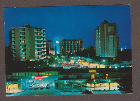 AK Lignano. Il centro di notte.