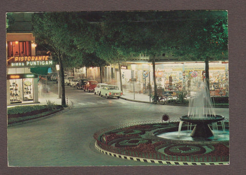 AK Lignano Sabbiadoro. Notturno in Piazza della fontana.