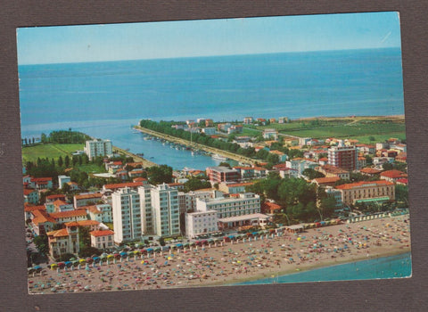 AK Lignano Sabbiadoro. La spiaggia e il porticciolo dall'aereo.