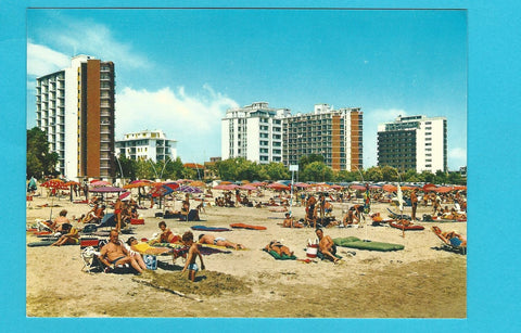 AK Lignano Sabbiadoro. L'American Hotel dalla spiaggia.