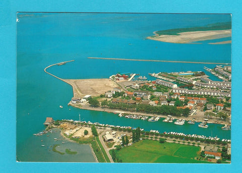 AK Lignano Sabbiadoro. Veduta aerea delle darsene.