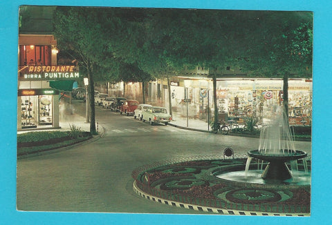 AK Lignano Sabbiadoro. Notturno in Piazza della Fontana.