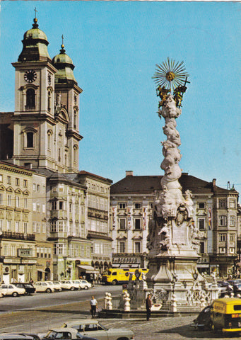AK Linz an der Donau. Hauptplatz mit Dreifaltigkeitssäule und Ignatiuskirche.