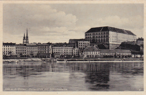 AK Linz a.d. Donau. Donaulände mit Schloßkaserne.