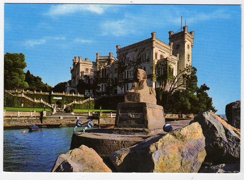 AK Trieste. Castello di Miramare – Il porticciolo e la sfinge.