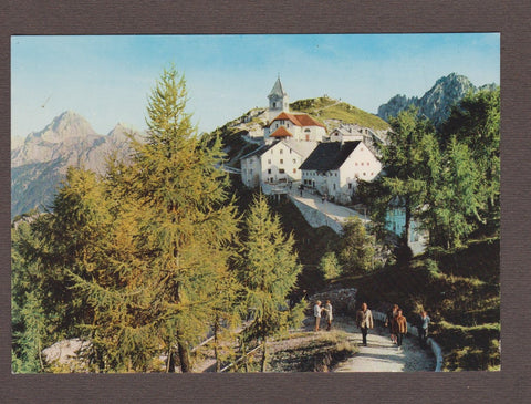 AK Santuario di Monte Lussari. Sullo Sfondo il Gruppo del Mangart.