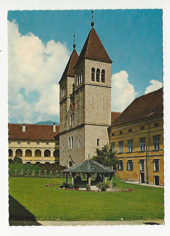 AK Benediktiner-Abtei Seckau. Klosterhof mit Kirche.