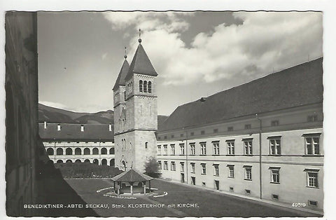 AK Benediktiner-Abtei Seckau. Klosterhof mit Kirche. (1965)