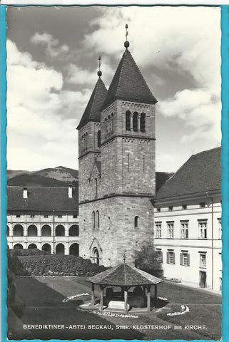 AK Benediktiner-Abtei Seckau. Klosterhof mit Kirche. (1964)