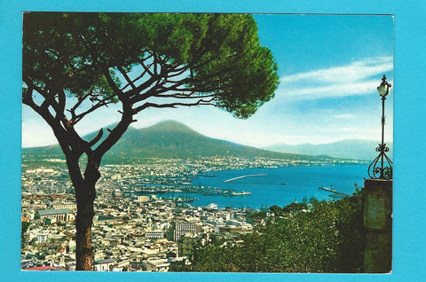 AK Napoli. Panorama e Vesuvio.