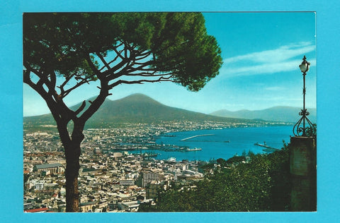 AK Napoli. Panorama e Vesuvio.