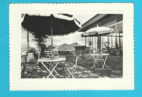 AK Napoli. Hotel Garden. Il Vesuvio - Da un particolare della terrazza.