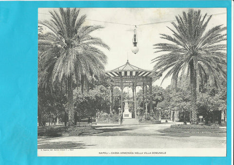 Napoli - Cassa Armonica nella Villa Comunale. Format: 23,5 x 19 cm. Verlag: Ragozino.