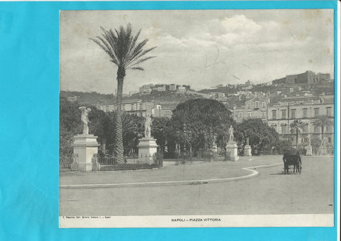 Napoli - Piazza Vittoria. Format: 23,5 x 19 cm. Verlag: Ragozino.