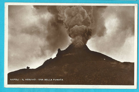 AK Napoli - Il Vesuvio - Una Bella Fumata.