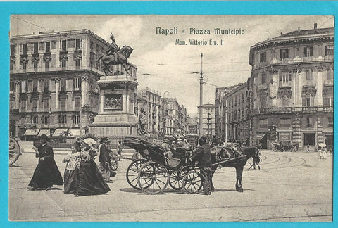 AK Napoli - Piazza Municipio. Mon. Vittorio Em. II.