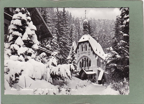 AK Kurort Semmering. Kircherl m. Pfarrhof. Gelaufen 1964. Großformat. Verlag: Kellner. Nummeriert: 2174 W. Zustand: gut, rechtes unteres Eck gering angeknickt.