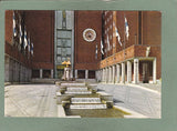 AK Oslo. Borggarden med Svanefontenen. Radhuset
