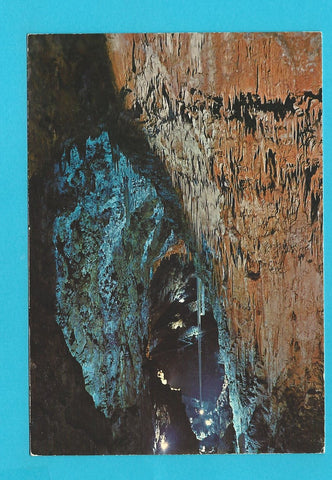 AK Grotta Gigante. Veduta dalla scalinata.