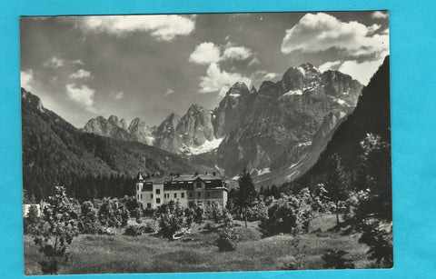 AK Valbruna - Hotel Seisera col Gruppo dell'Jof Fuart.