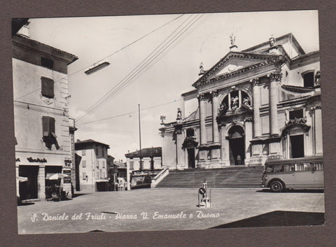 AK San Daniele del Friuli - Piazza V. Emanuele e Duomo.