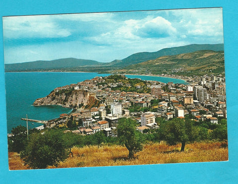 AK Agropoli. Panorama con due golfi.