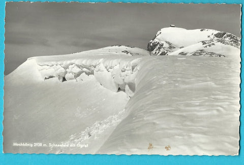 AK Hochkönig. Schneefeld mit Gipfel.