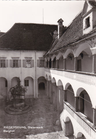 AK Riegersburg. Burghof.