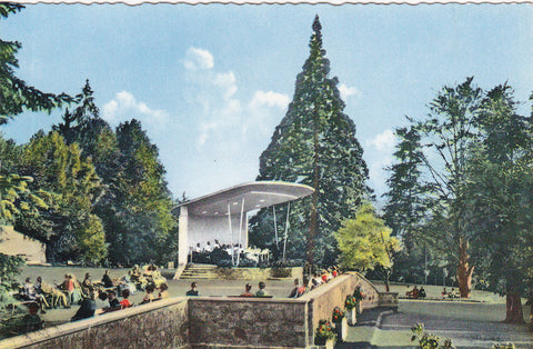 AK Bad Gleichenberg. Musik Terrasse mit Wellingtonia. (1955-56)