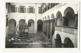AK Riegersburg. Zweiter Burghof mit Brunnen.