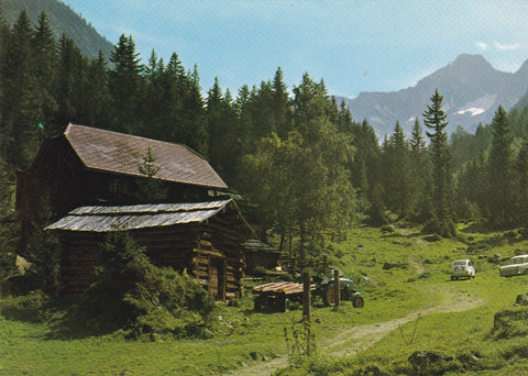 AK Schwußnerhütte. Blick gegen Säuleck.