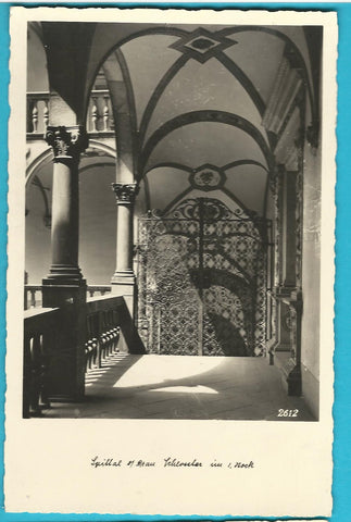AK Spittal an der Drau. Schlosstor im 1. Stock.