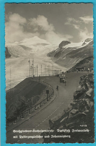 AK Großglockner Hochalpenstraße. Parkplatz Freiwandeck mit Pasterzengletscher und Johannesberg.