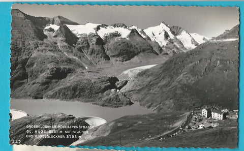 AK Grossglockner Hochalpenstrasse Glockner Haus mit Stausee und Grossglockner.