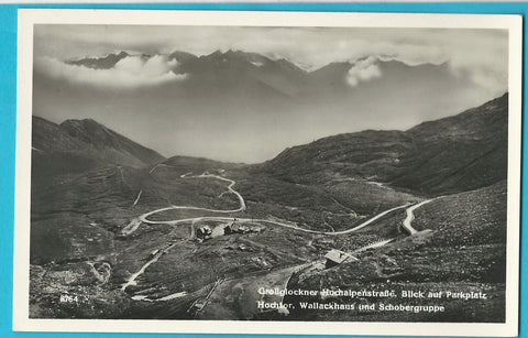 AK Grossglockner Hochalpenstrasse. Blick auf Parkplatz. Hochtor,M Wallackhaus und Schobergruppe.