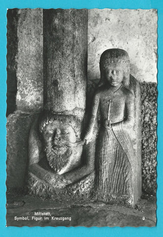 AK Millstatt. Symbol, Figur im Kreuzgang.