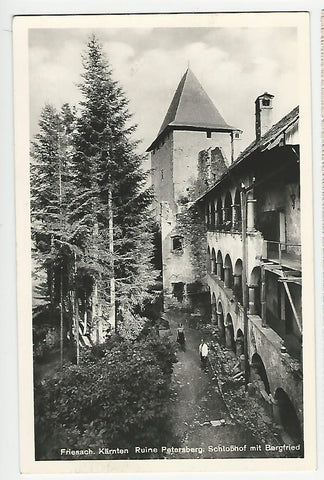 AK Friesach. Ruine Petersberg. Schloßhof mit Bergfried.