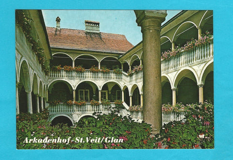 AK St. Veit an der Glan. Arkadenhof.