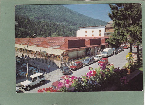 AK Tarvisio. Il Mercato in Via Vittorio Veneto.