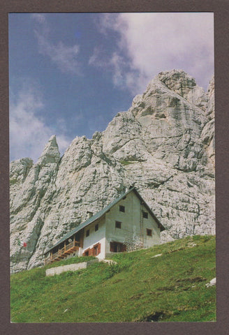 AK Alpi Giulie. Rifugio Guido Corsi con Ago e Campanile di Villaco.
